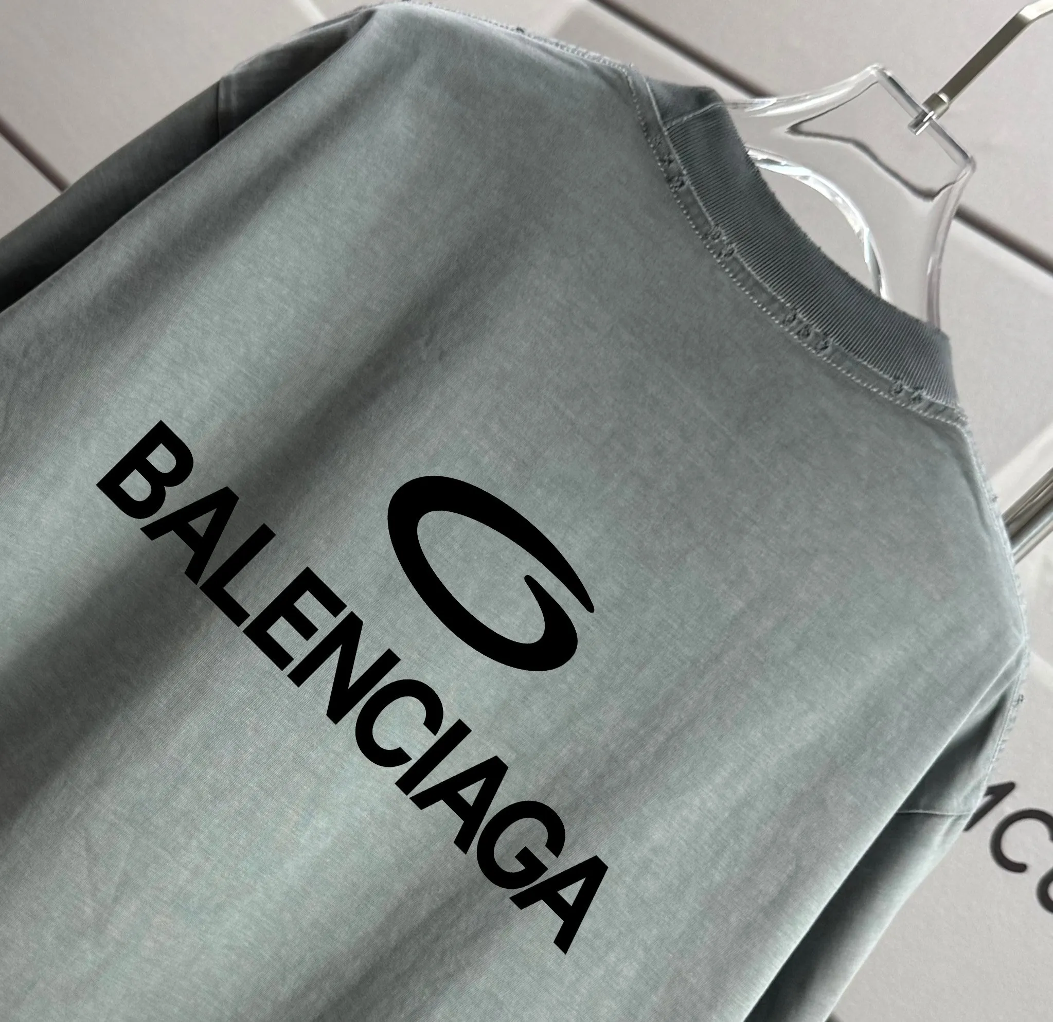 # * Balenciag*2026 New Arrival 320 tee Same Style : Purple Size :S M L XL XXL Size： S （90-130 ） M （120-150 ） L （140-165 ） XL （160-180 ） XXL （180-210 ）